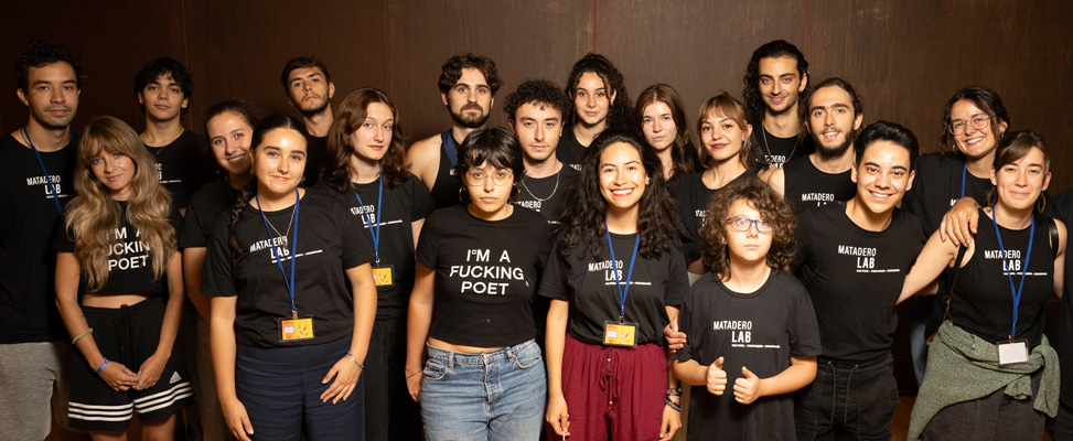 Grupo de voluntarias y voluntarios de Matadero LAB